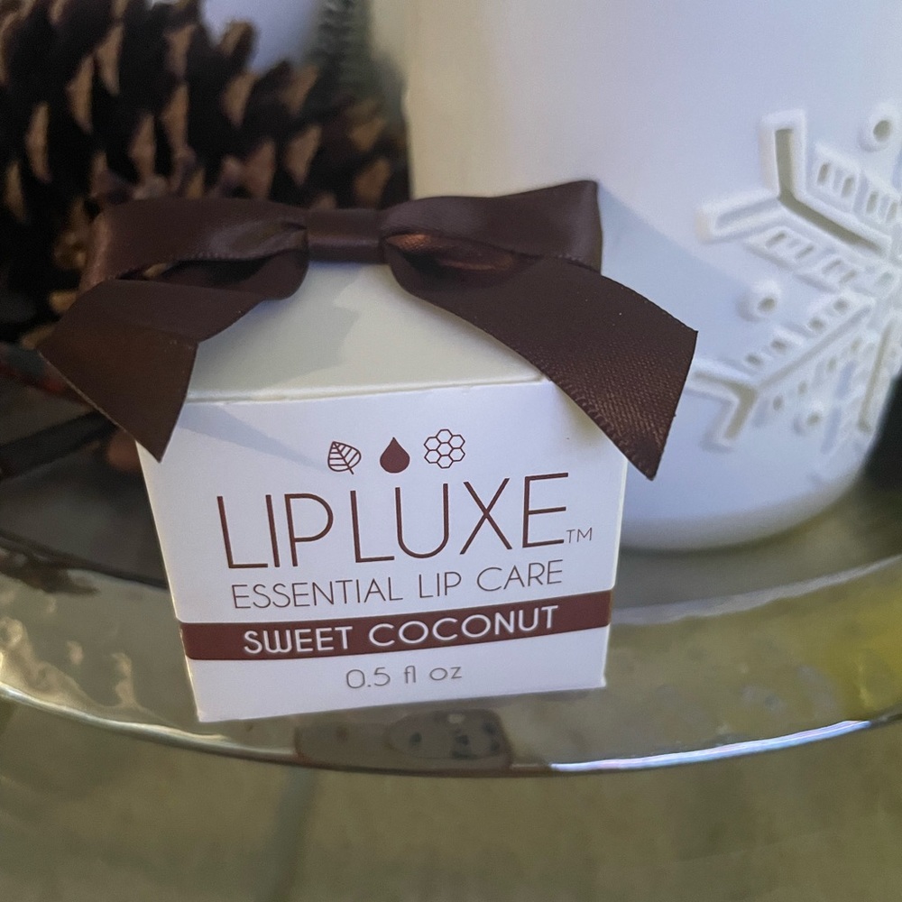 NEW Mizzi Cosmetics. Lip. New Lip Luxe~ Sweet Coconut